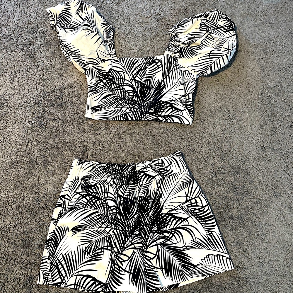 Express, two piece set, size large. Only worn once.